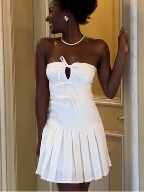 meshki gwyneth off shoulder bow mini dress Gwyneth Off Shoulder Bow Mini Dress - White